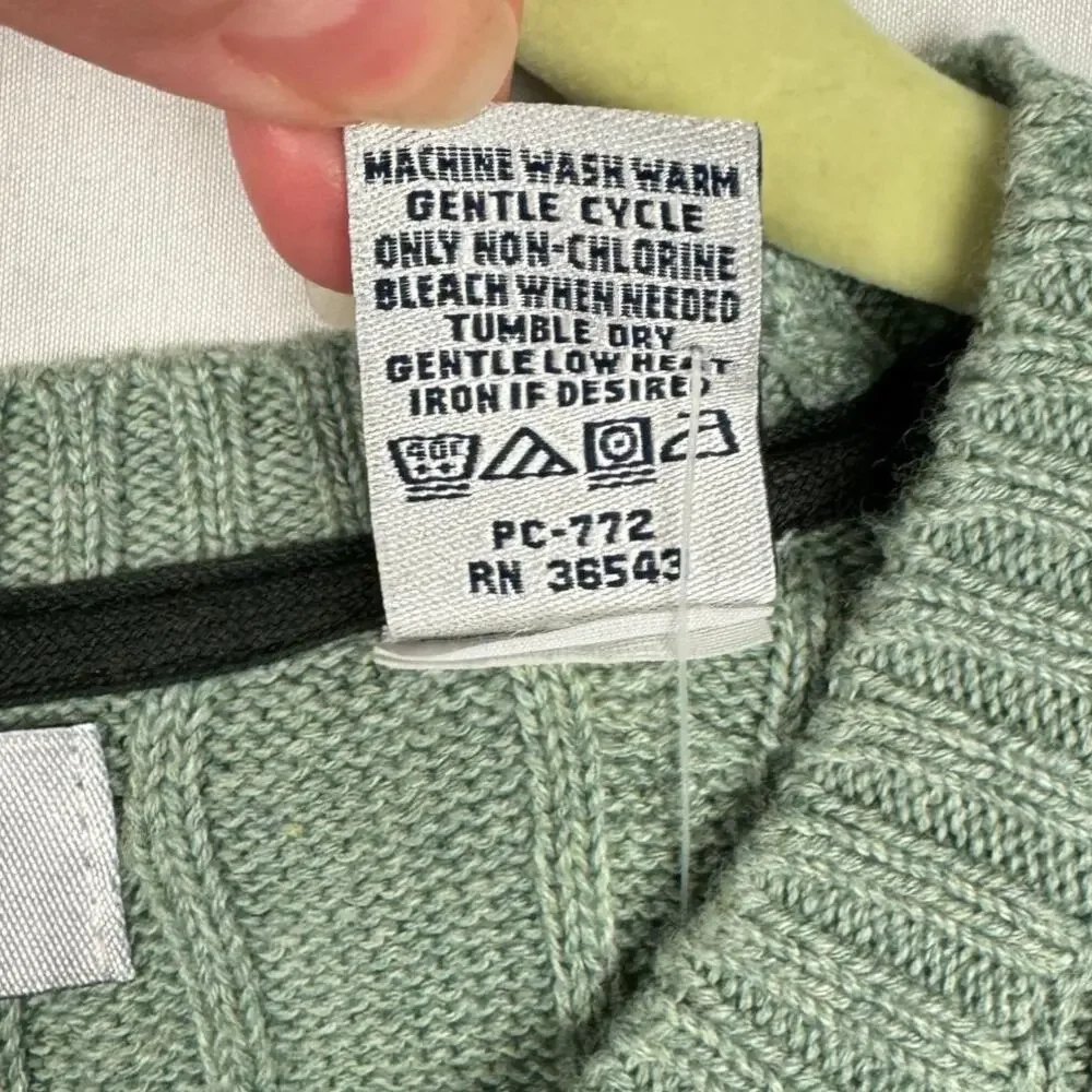 New Izod Sage Green Cable Knit Minimalistic Cotton Soft Crew Neck Sweater Medium